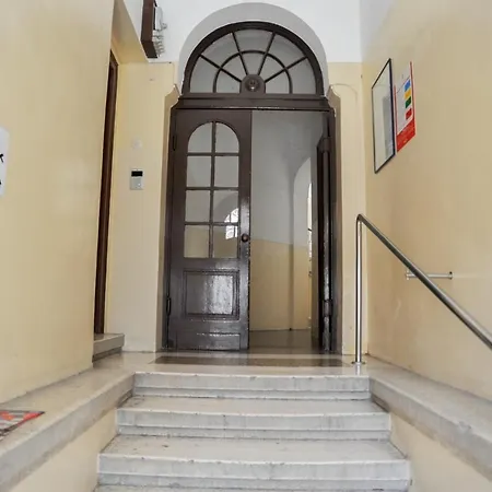 City Pads Apartment