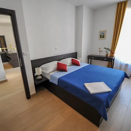 City Pads Apartment
